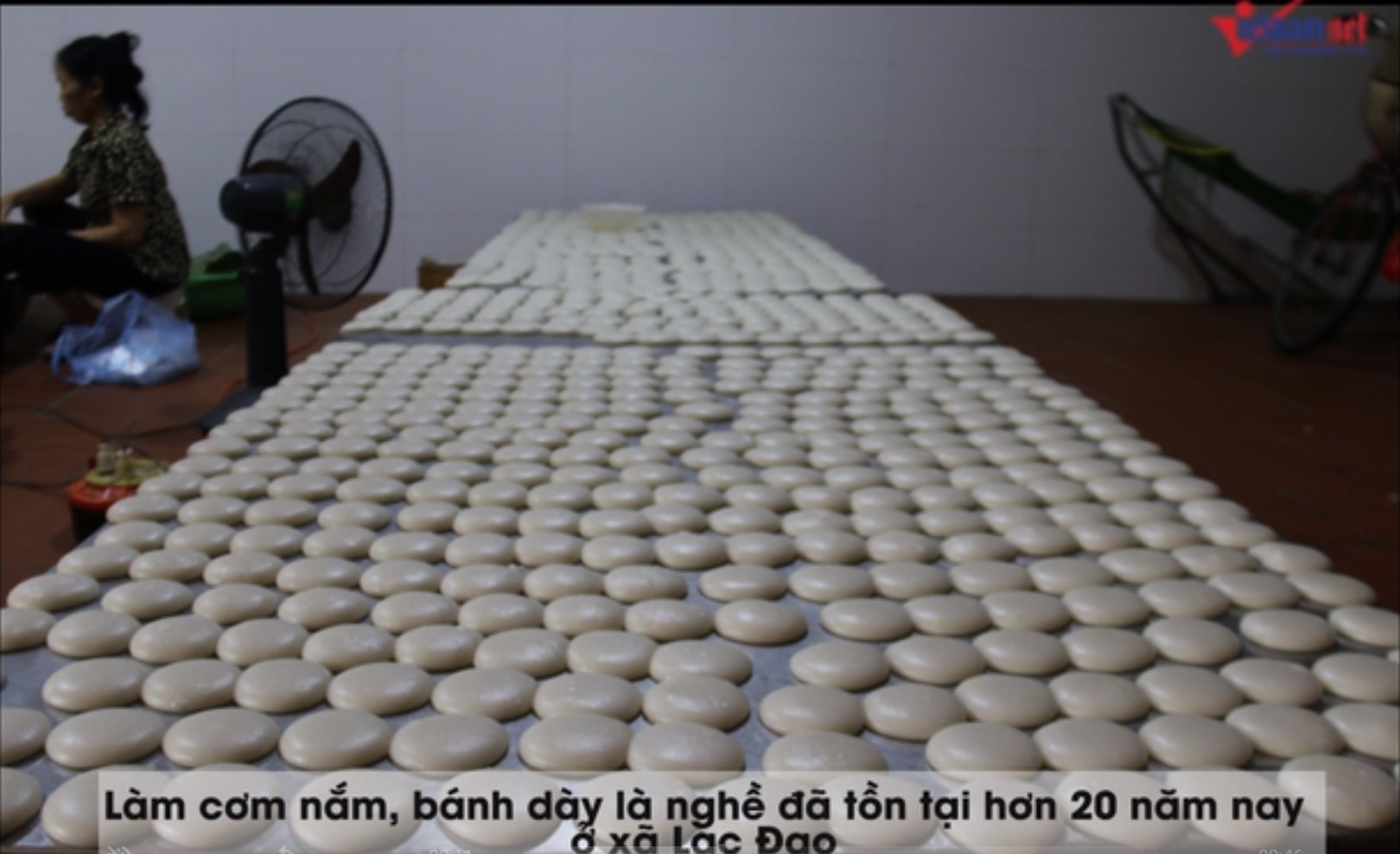 Làm bánh dày giò, cơm nắm kiếm tiền tự xây nhà, cho con đi học