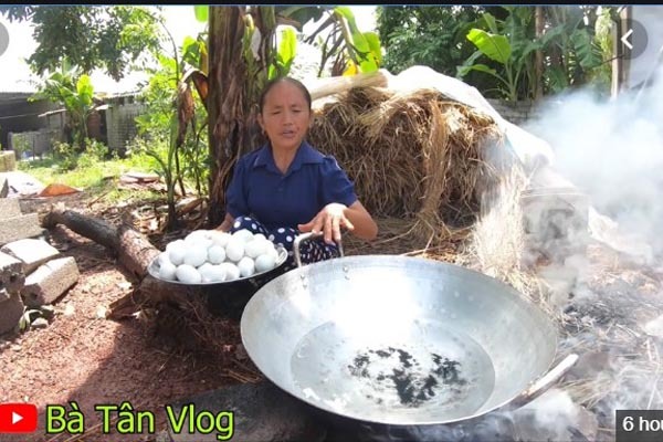 Bị khán giả tố không trung thực, bà Tân Vlog phải xóa video