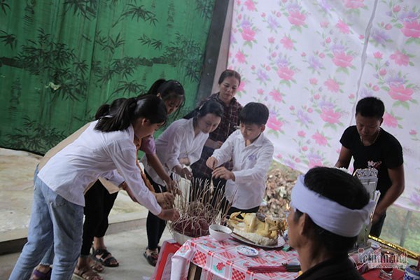 3 học sinh chết đuối: Lớp học vắng đôi bạn thân học giỏi