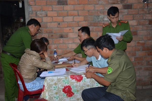 Bắt quả tang 1 phụ nữ ở Quảng Nam sản xuất bột ngọt giả quy mô lớn