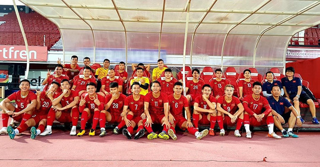 Quang Hải nói sẵn sàng, Văn Toàn khoe ảnh họp báo trước đấu Indonesia