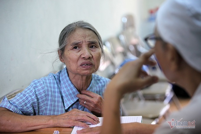 Thu tiền đầu năm học, giáo viên chủ nhiệm chúng tôi cũng khổ lắm