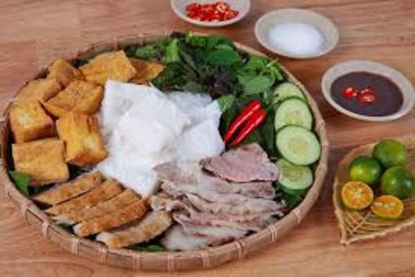 Vietnamese food: Vermicelli with fried tofu and shrimp paste