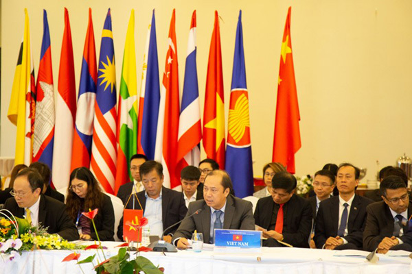 Họp cấp cao ASEAN-TQ: Việt Nam nêu rõ vi phạm của Trung Quốc ở Biển Đông