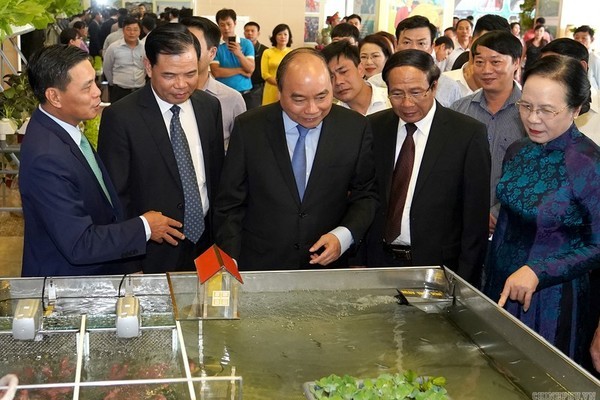 Thủ tướng Nguyễn Xuân Phúc dự Hội nghị tổng kết chương trình xây dựng nông thôn mới của Hải Phòng