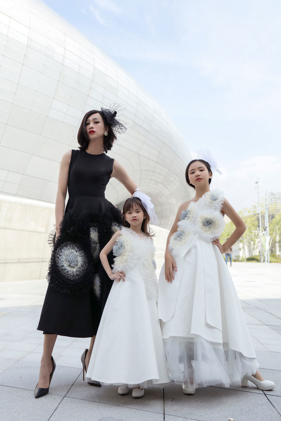 Hải Triều giả gái, mặc váy trang điểm đậm ở Seoul Fashion Week 2019