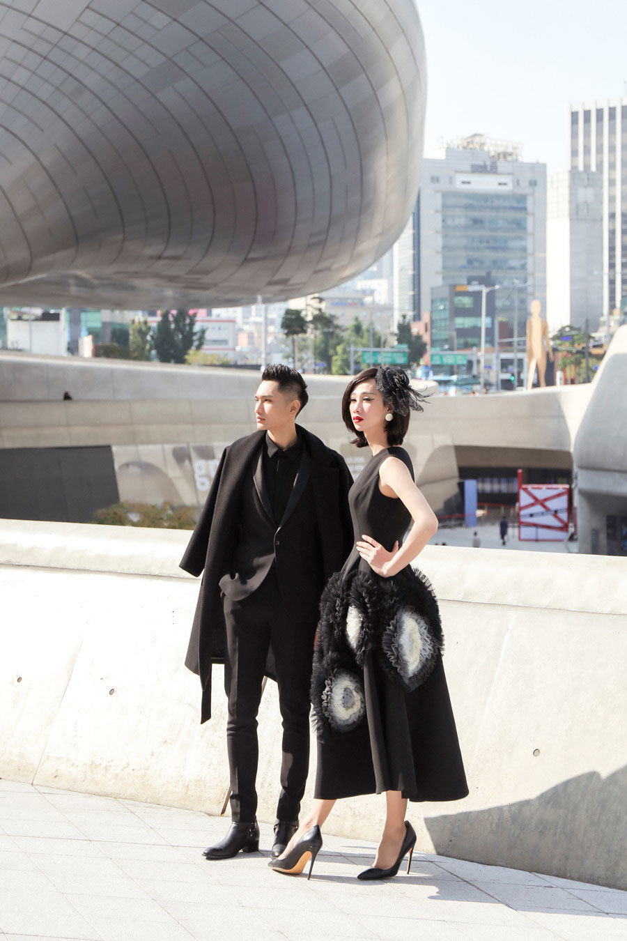 Hải Triều giả gái, mặc váy trang điểm đậm ở Seoul Fashion Week 2019