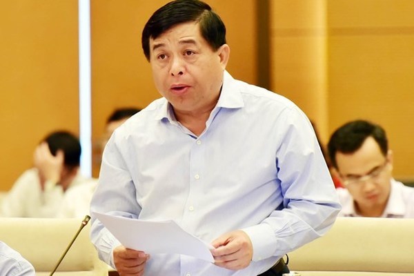 Vietnamese legislators deliberate reports on socio-economic development