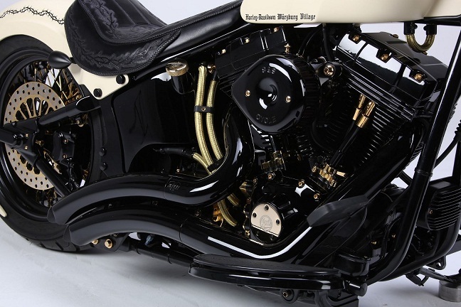 Harley-Davidson có chữ ký của Giáo hoàng Francis bán đấu giá 2,6 tỷ đồng