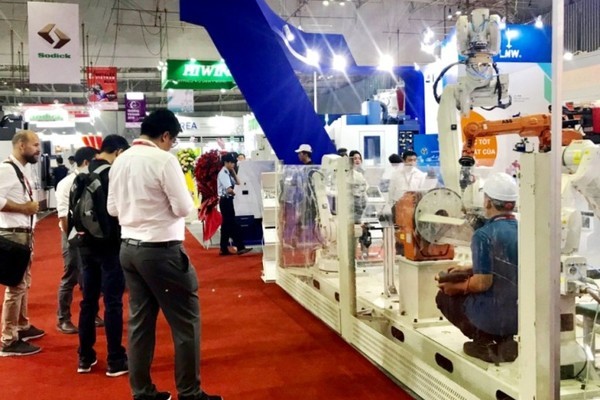 Khai mạc chuỗi triển lãm ngành công nghiệp hỗ trợ