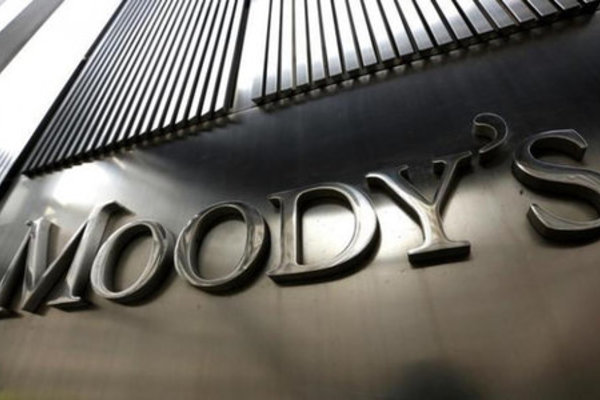 Vietnam urged to respond to Moody’s review to downgrade rating