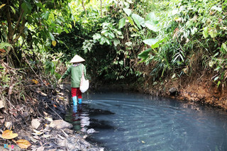 Hanoi's water pollution unable to be treated for now