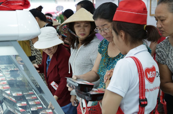 Người Sài thành hào hứng với thịt lợn mát công nghệ Châu Âu