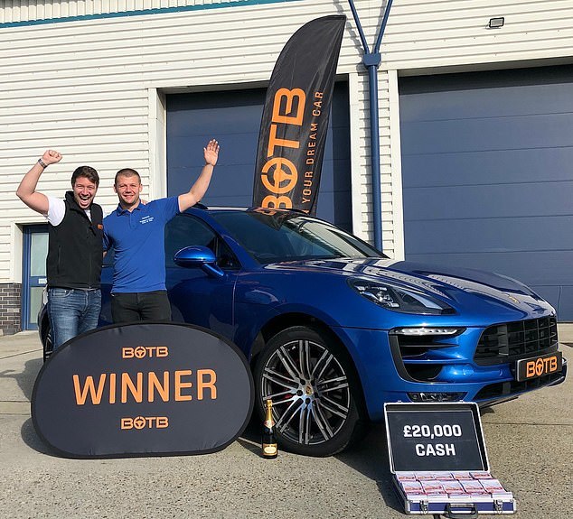 Vừa bán siêu xe trúng thưởng 3 tỷ, lại trúng tiếp xe 1,5 tỷ