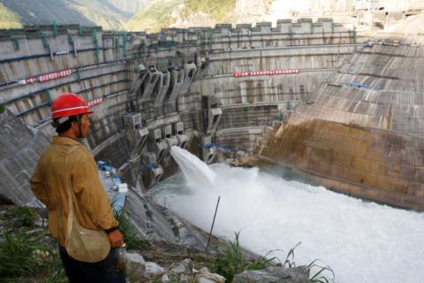 As China builds hydropower dams on Mekong, Vietnam seeks solutions