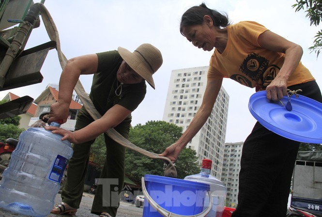 Hanoi to publicise water quality daily after oil contamination