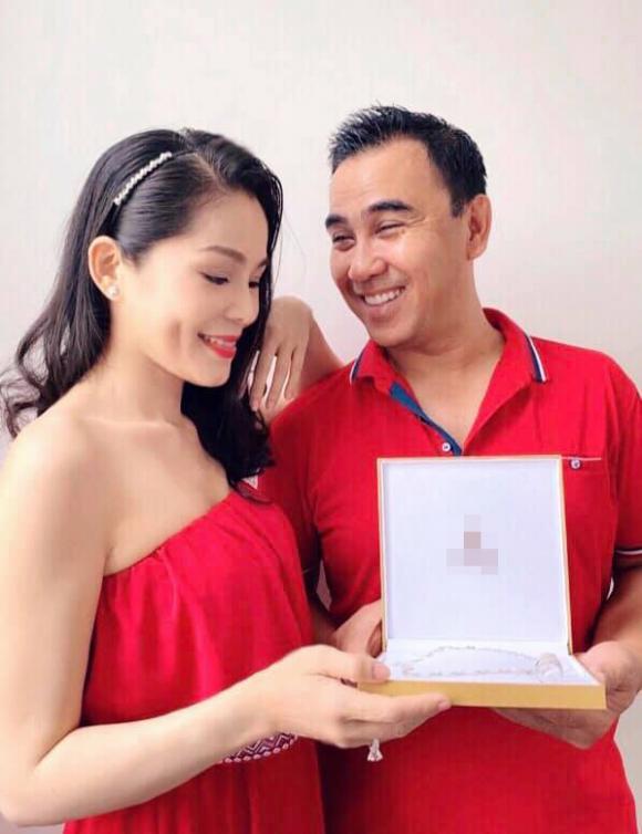 Tăng Thanh Hà hẹn hò chồng, Thu Quỳnh tự mua kim cương ngày 20/10 Tăng Thanh Hà hẹn hò chồng, Thu Quỳnh tự mua kim cương ngày 20/10