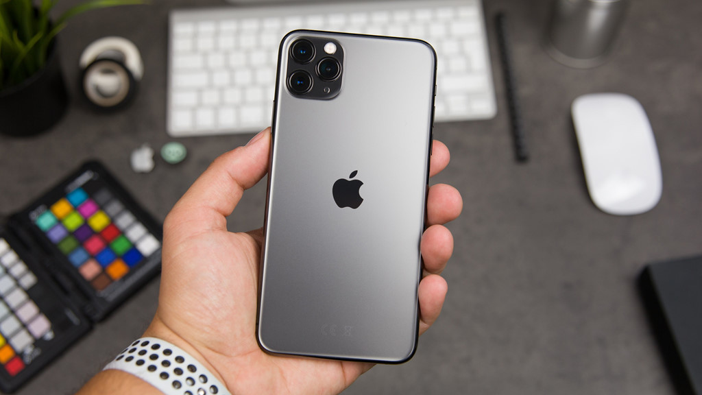 iPhone 11 giảm 5 triệu đồng, giá chạm đáy chơi sang quá rẻ
