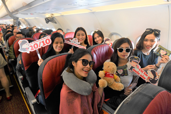 Điều ngọt ngào Vietjet dành tặng hành khách nữ trên độ cao 10.000 mét