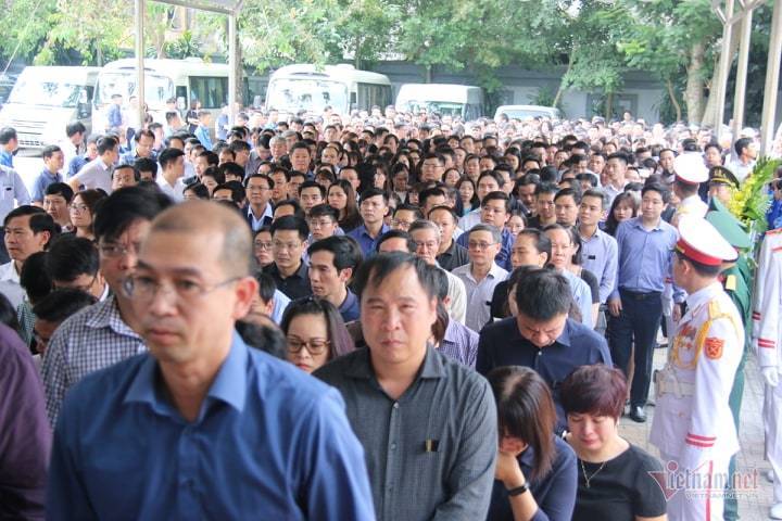 Hàng nghìn người đưa tiễn Thứ trưởng Lê Hải An