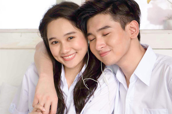 Nữ chính 'Mắt biếc' tình tứ bên con nuôi danh hài Minh Nhí