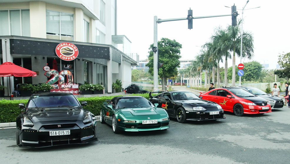 Choáng ngợp dàn siêu xe Nhật Bản ở Việt Nam