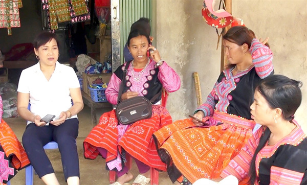 Teacher helps eradicate illiteracy in remote Hoa Binh areas