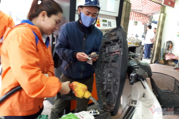 Nghe VietNamNet: Uỷ ban của Quốc hội muốn Kiểm toán Quỹ bình ổn giá xăng dầu