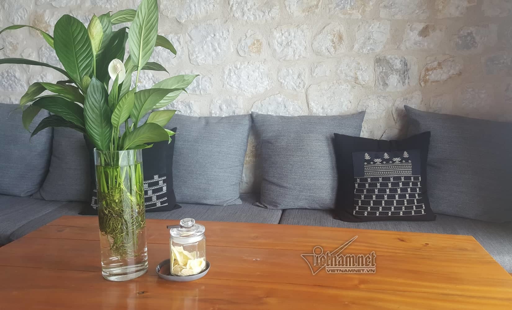 Chị dâu ngoại tình trắng trợn lại bịt miệng vợ chồng tôi bằng 'mưu đồ' khó tin