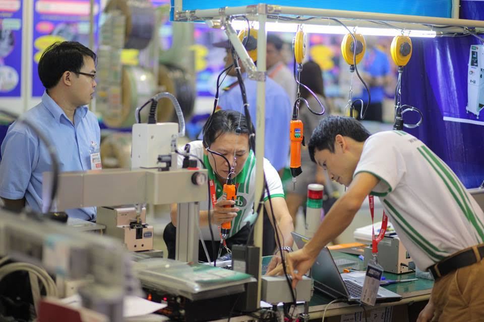 Over 80% of executives in Vietnam’s manufacturing businesses seek new jobs