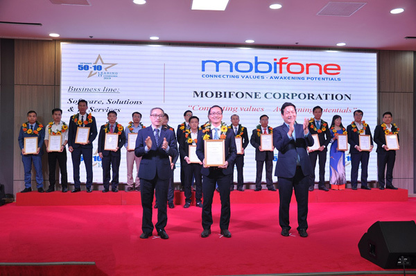 MobiFone nhận cú đúp danh hiệu doanh nghiệp CNTT hàng đầu Việt Nam 2019