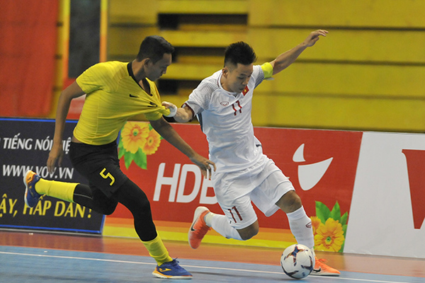 Tuyển futsal Việt Nam tranh vé chung kết với Thái Lan