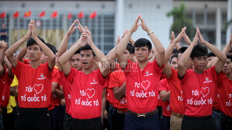 Lớp trẻ hăng hái chung tay xóa đói giảm nghèo