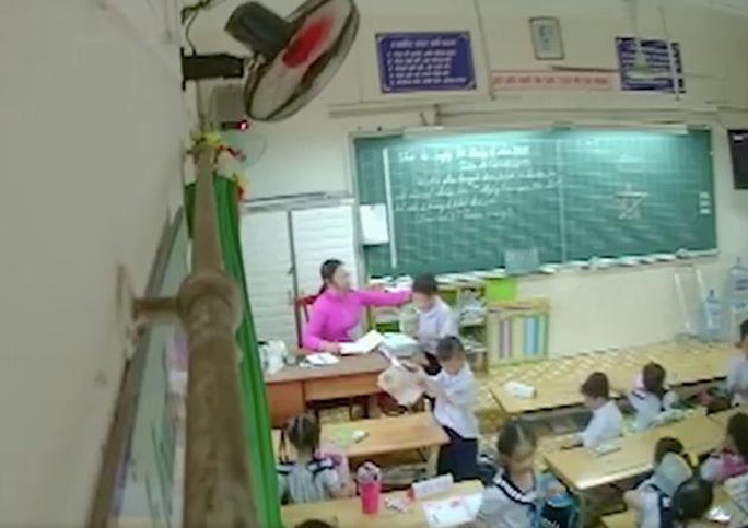 HCM City's teacher sacked for hitting pupils