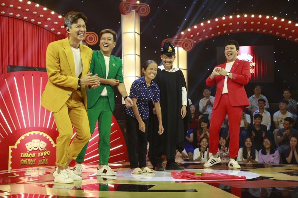 Con trai bà Tân Vlog lên tiếng trước tin thi gameshow để vào showbiz