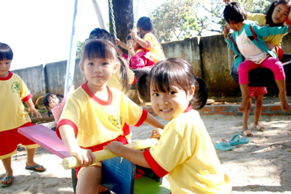 Home Credit  tài trợ khuyến học tại Bình Phước
