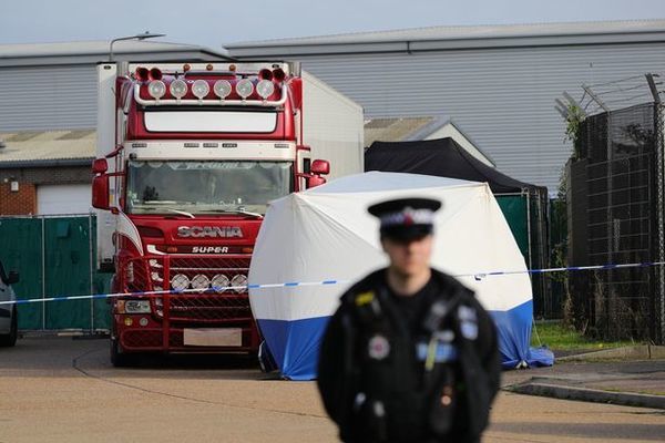 39 nạn nhân chết từ 12 tiếng trước khi vào Anh