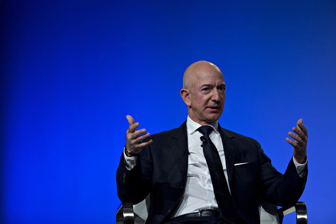 Mất 7 tỷ USD, Jeff Bezos trả ngôi giàu nhất thế giới cho Bill Gates