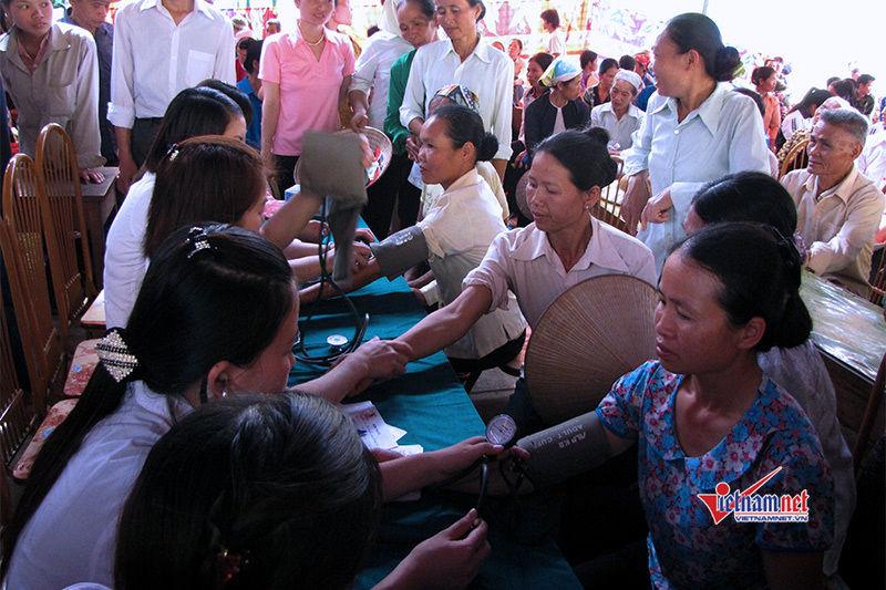 Hơn 1,3 triệu hộ nghèo được hỗ trợ bảo hiểm y tế