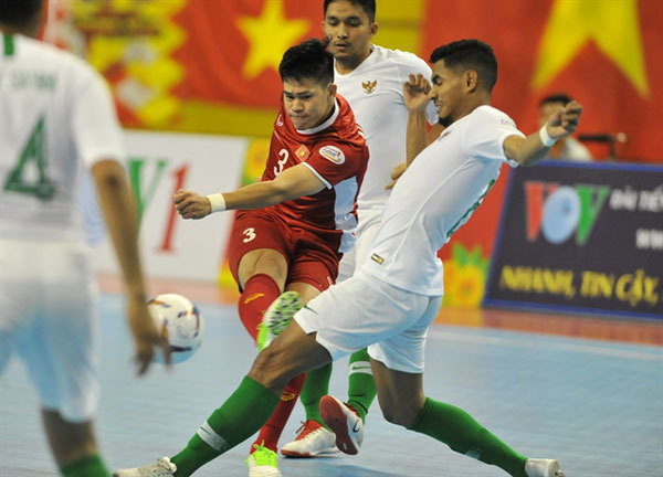 Vietnam reaches semi-finals with a 4-2 victory over Malaysia in AFF Futsal tourney