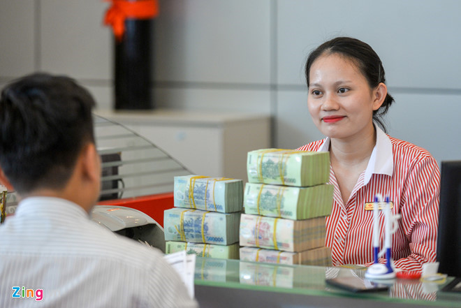 Biến động đáng sợ, hàng nghìn nhân viên ngân hàng mất việc