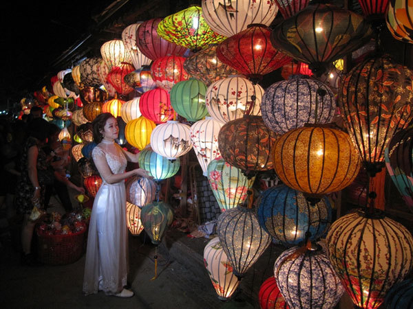 Hoi An ancient town seek ways to improve tourism quality