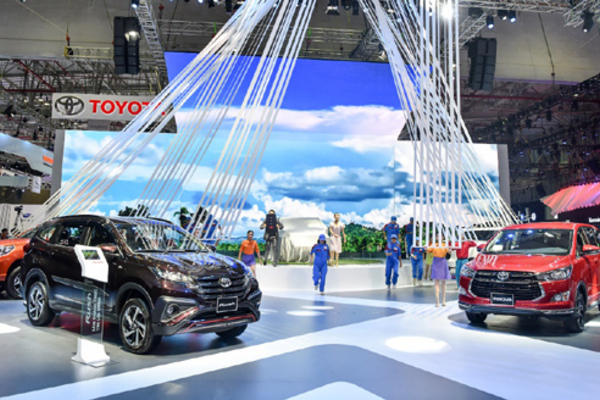 Toyota Việt Nam truyền tải thông điệp ‘Sống chất lượng’ ở triển lãm ô tô