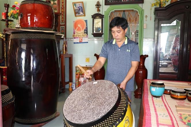 Binh An drum-making village