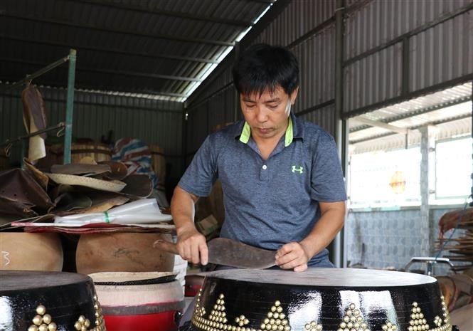 Binh An drum-making village