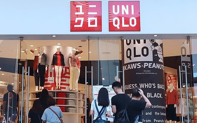 Bên trong cửa hàng Uniqlo đầu tiên ở Hà Nội Nhiều mẫu sản phẩm mới có giá  bình dân