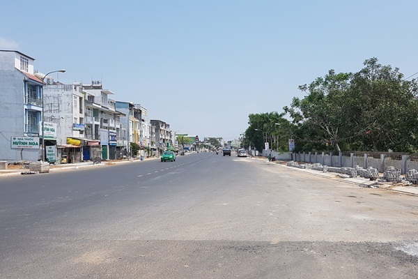 Vợ chồng gom tiền chơi liều mua đất, 4 năm đút túi gần 3 tỷ