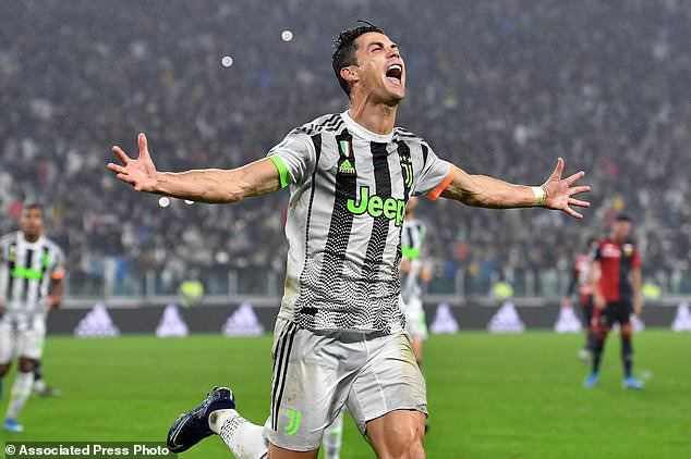 Ronaldo lóe sáng phút 96, Juventus đòi lại ngôi đầu