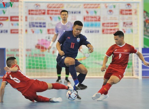 Two Vietnamese futsal players poised to join Japanese club