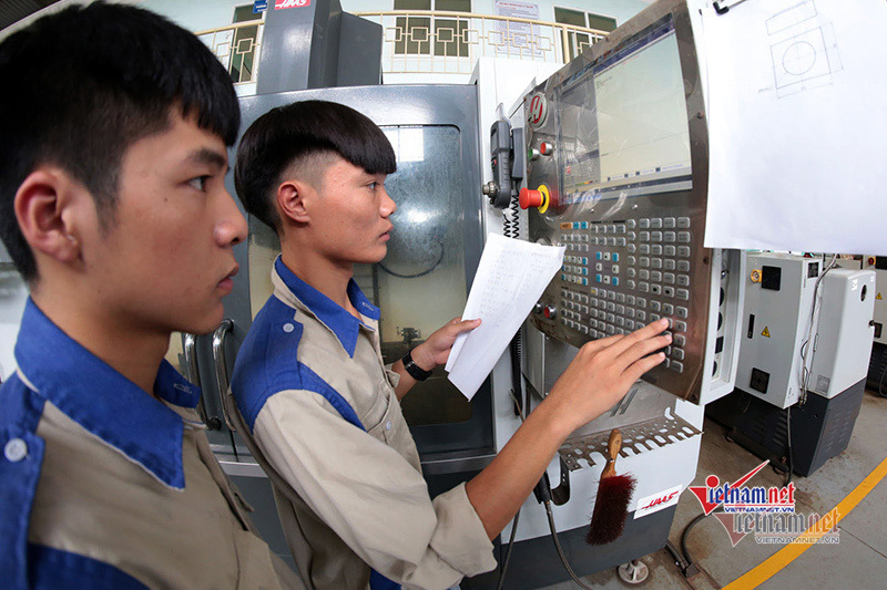 Hai trường nghề ở Bình Dương thí điểm đào tạo trực tuyến